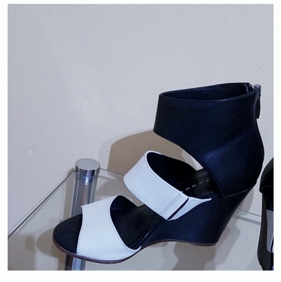 Trouve RobinBlack & White Leather Wedge Sandals 4M - Picture 5 of 16